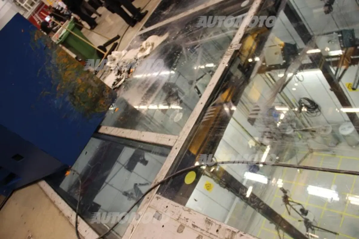 Volvo: cosa significa assistere ad un crash test in diretta (7)