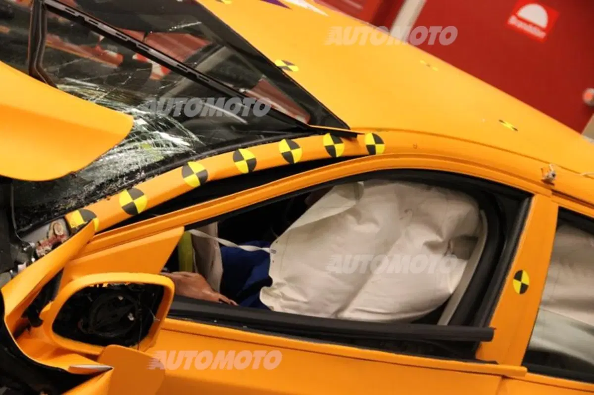Volvo: cosa significa assistere ad un crash test in diretta (10)