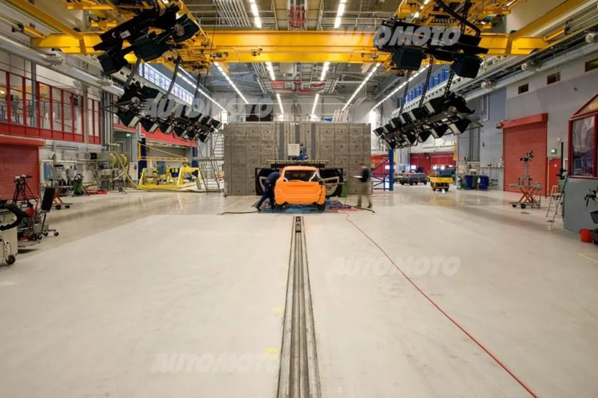 Volvo: cosa significa assistere ad un crash test in diretta (19)