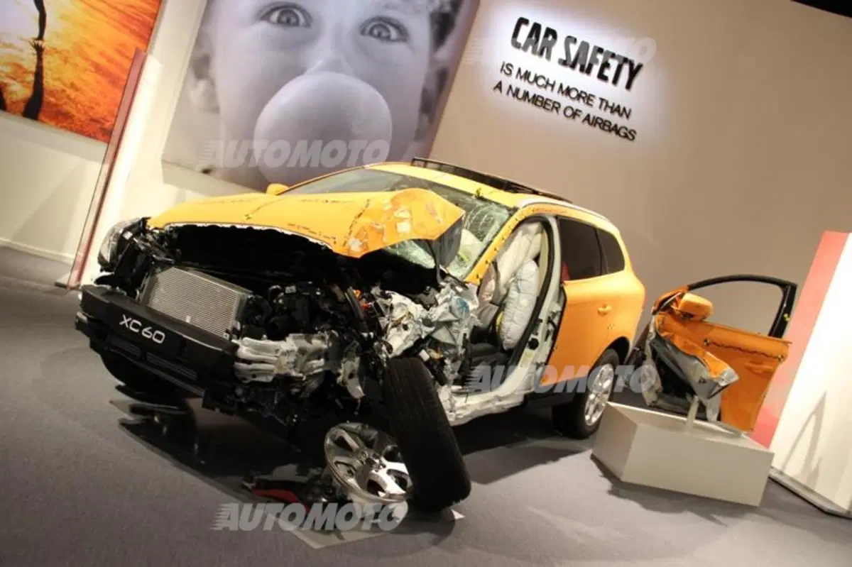 Volvo: cosa significa assistere ad un crash test in diretta (38)