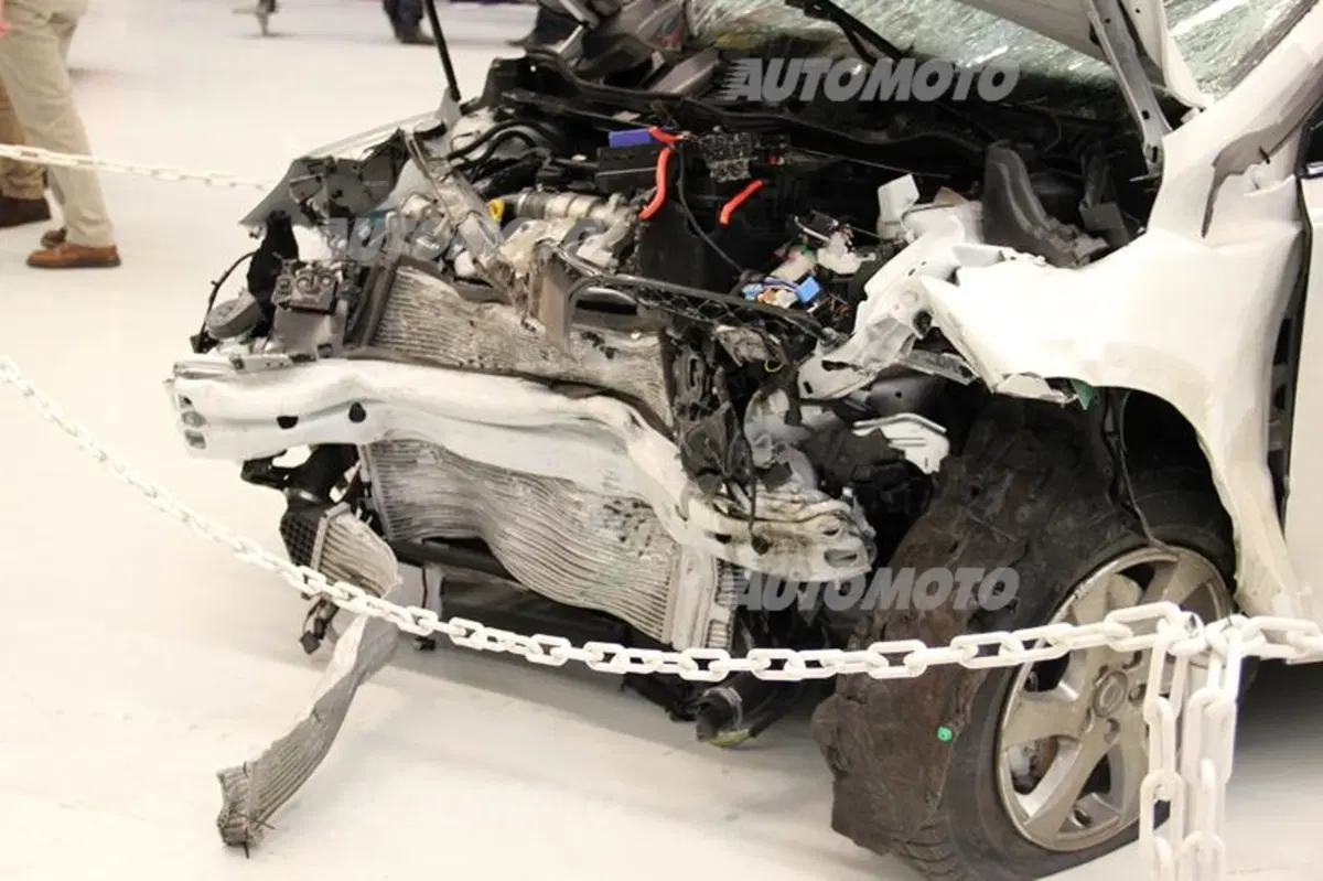 Volvo: cosa significa assistere ad un crash test in diretta (42)