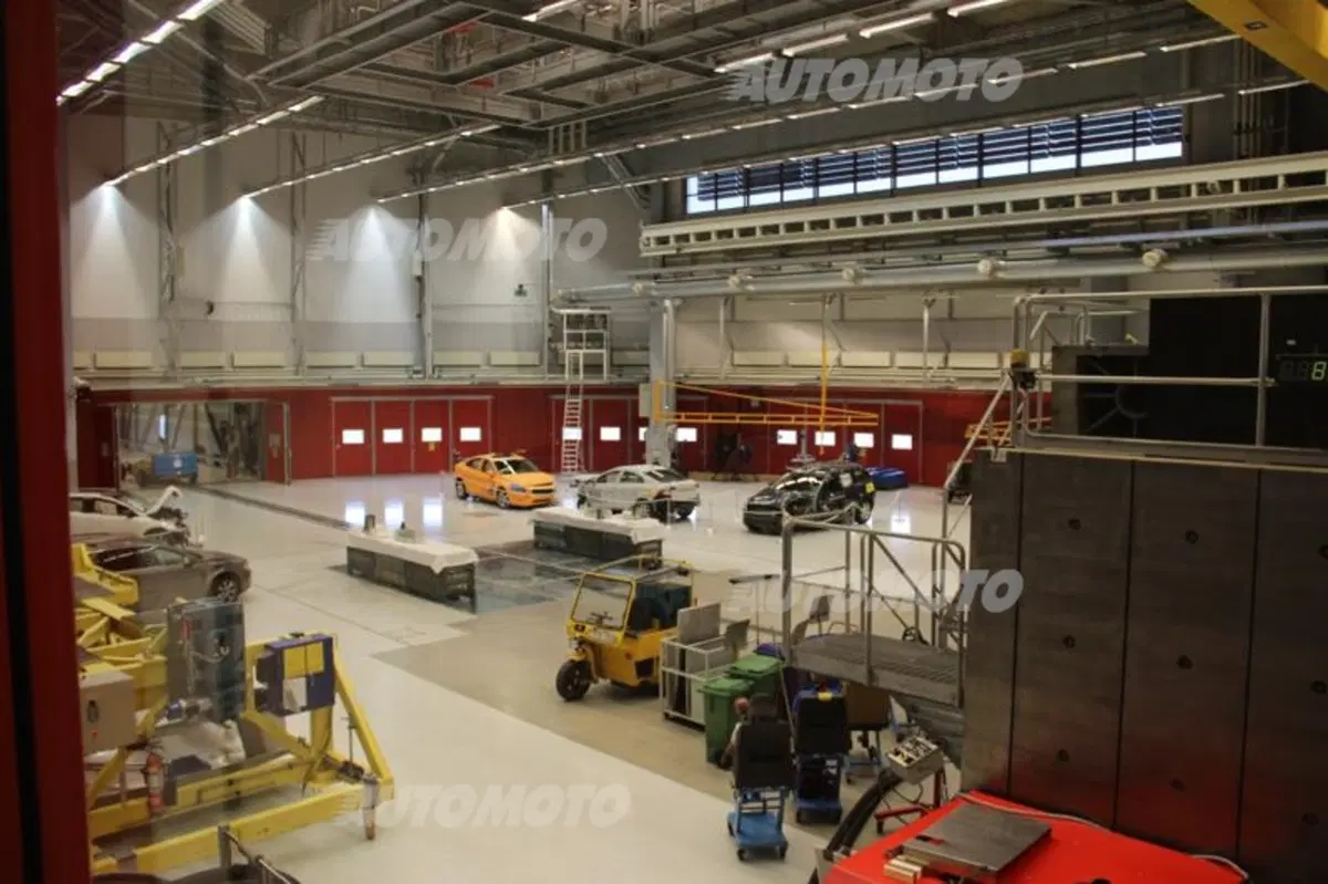 Volvo: cosa significa assistere ad un crash test in diretta (46)