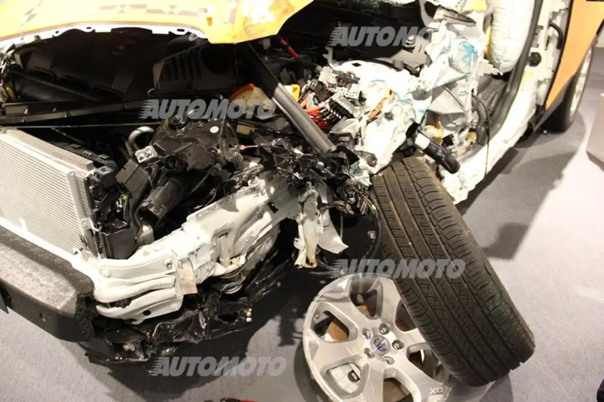 Volvo: cosa significa assistere ad un crash test in diretta (54)