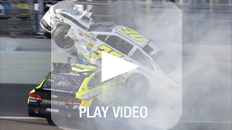 Nascar: il video del terribile incidente alla Daytona 500, un&#039;auto vola sulle reti