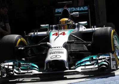 Formula 1 2014, test Bahrain day 3: Hamilton si impone. Male Ferrari e Red Bull