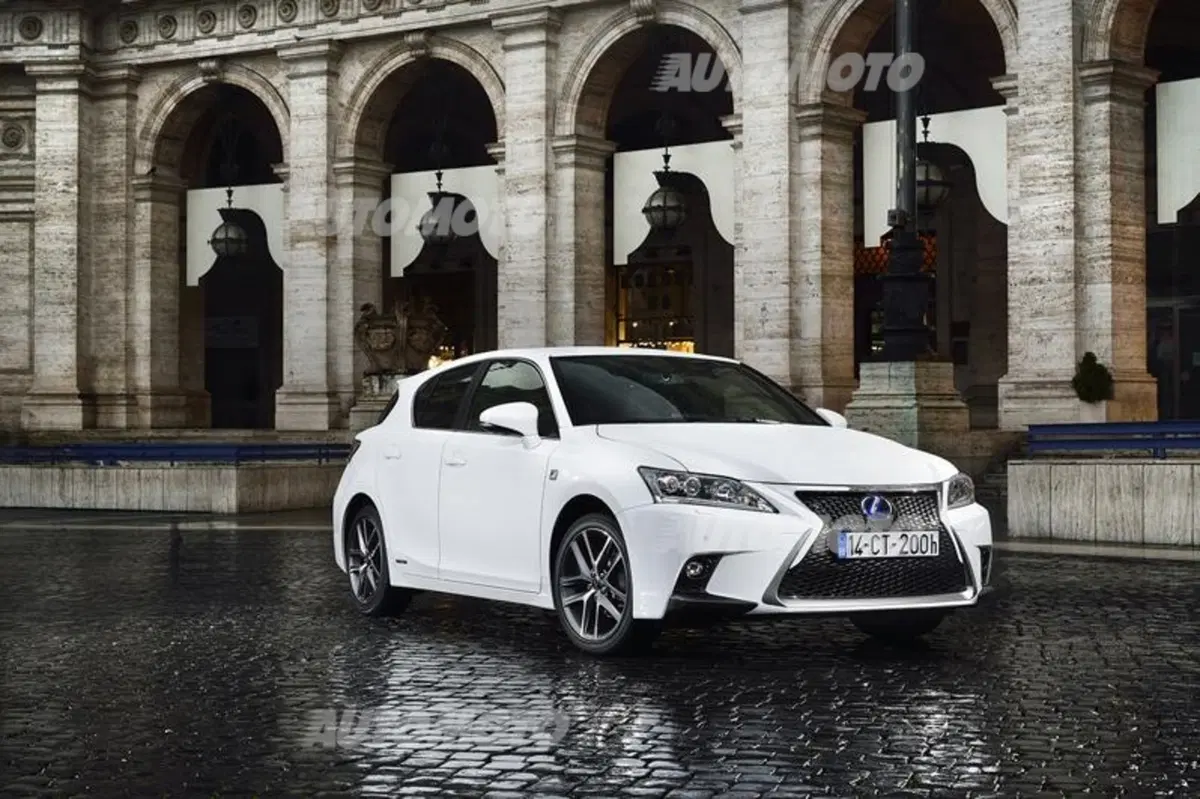 Lexus CT Hybrid restyling: tutti i dati ufficiali (10)