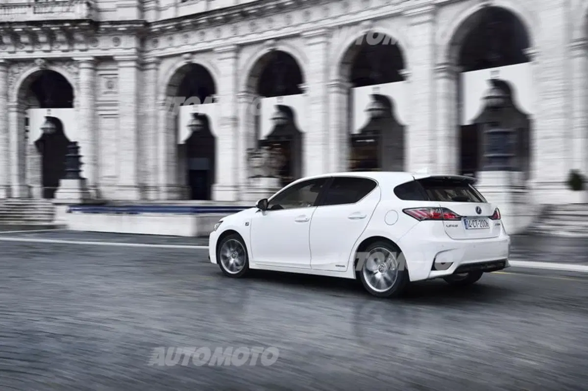 Lexus CT Hybrid restyling: tutti i dati ufficiali (20)