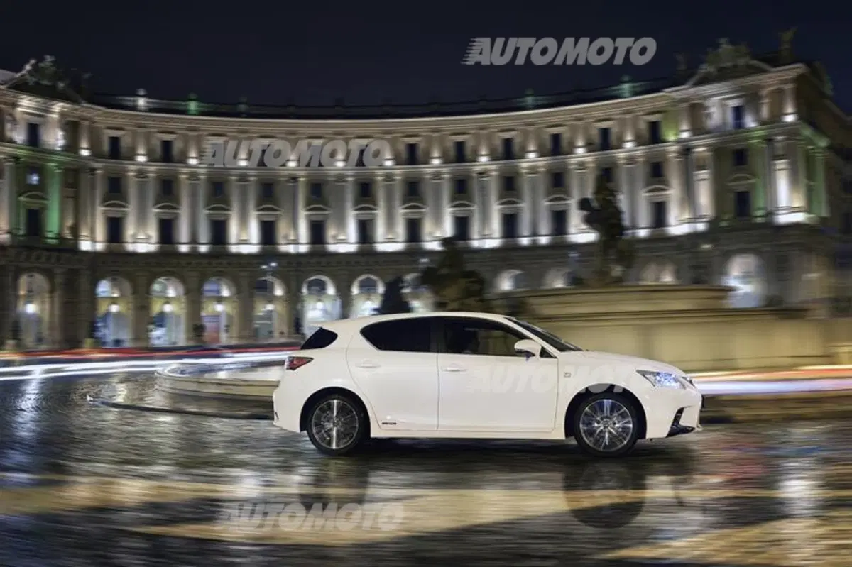 Lexus CT Hybrid restyling: tutti i dati ufficiali (22)