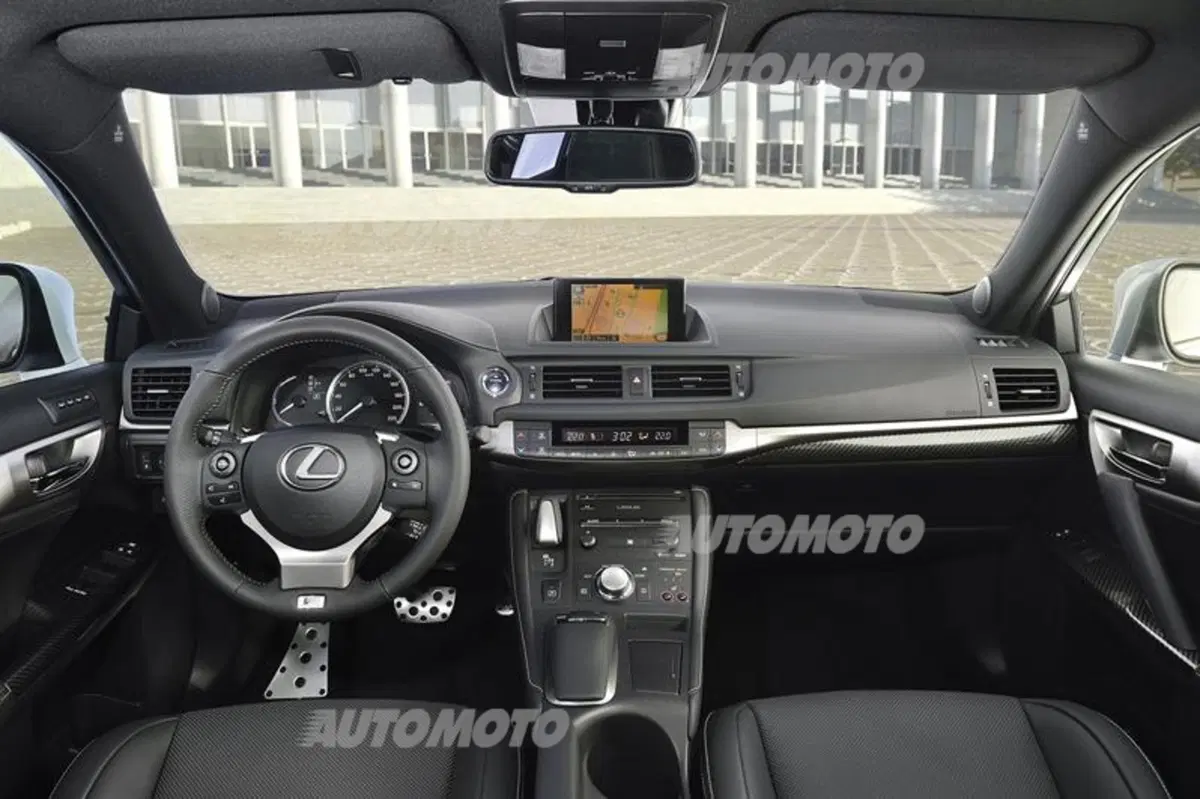 Lexus CT Hybrid restyling: tutti i dati ufficiali (23)