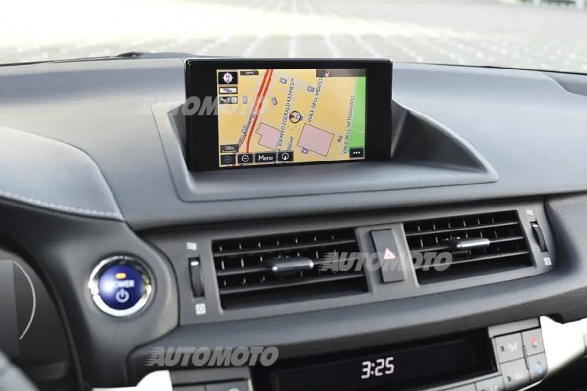 Lexus CT Hybrid restyling: tutti i dati ufficiali (24)