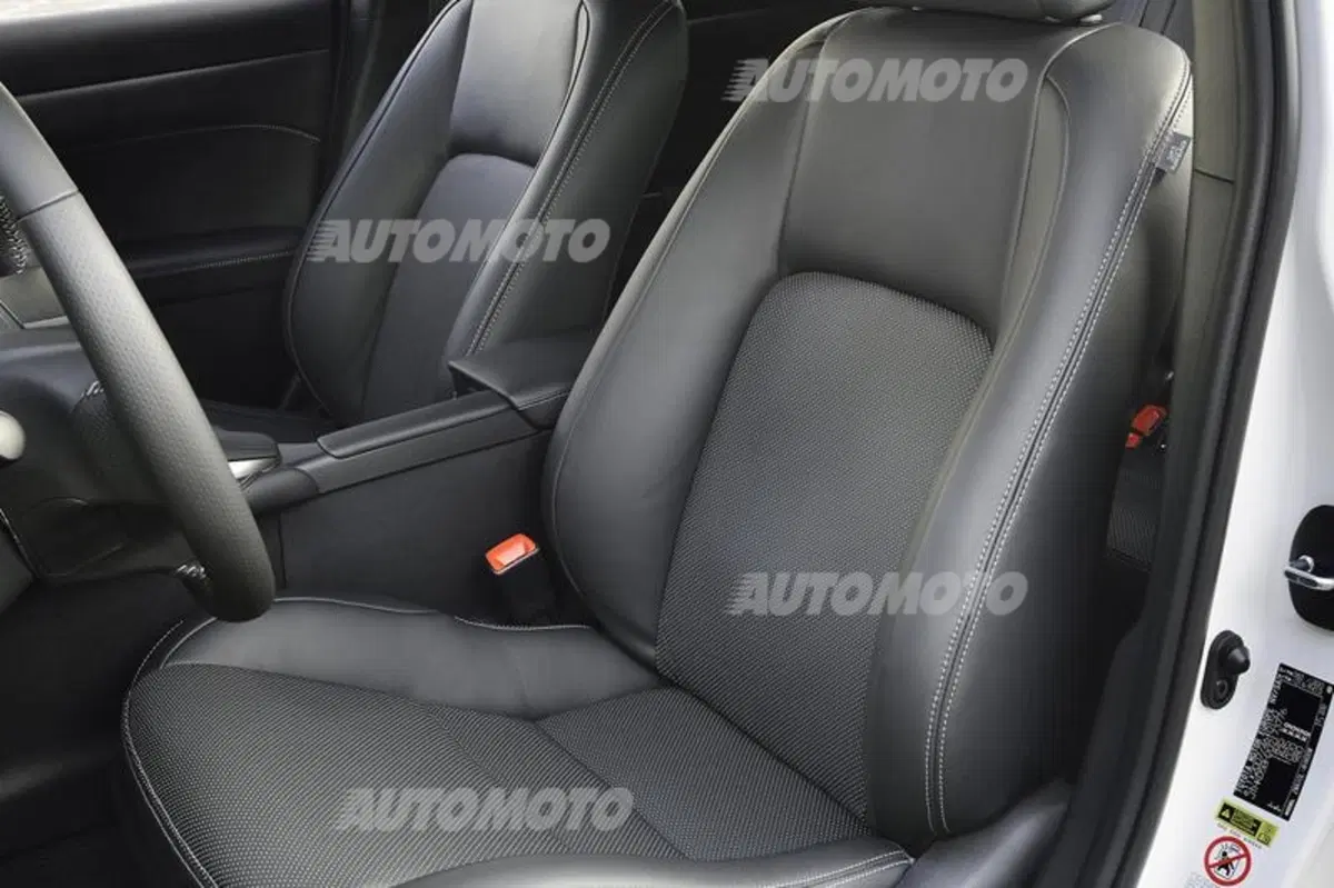 Lexus CT Hybrid restyling: tutti i dati ufficiali (27)