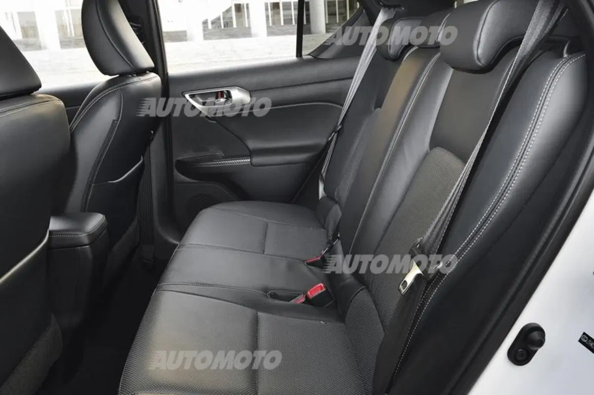 Lexus CT Hybrid restyling: tutti i dati ufficiali (28)