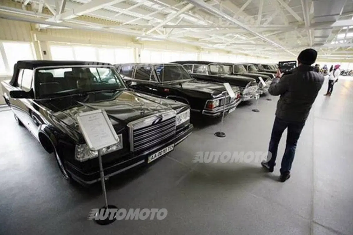 Yanukovych: scoperto l'impressionante garage dell'ex Presidente ucraino