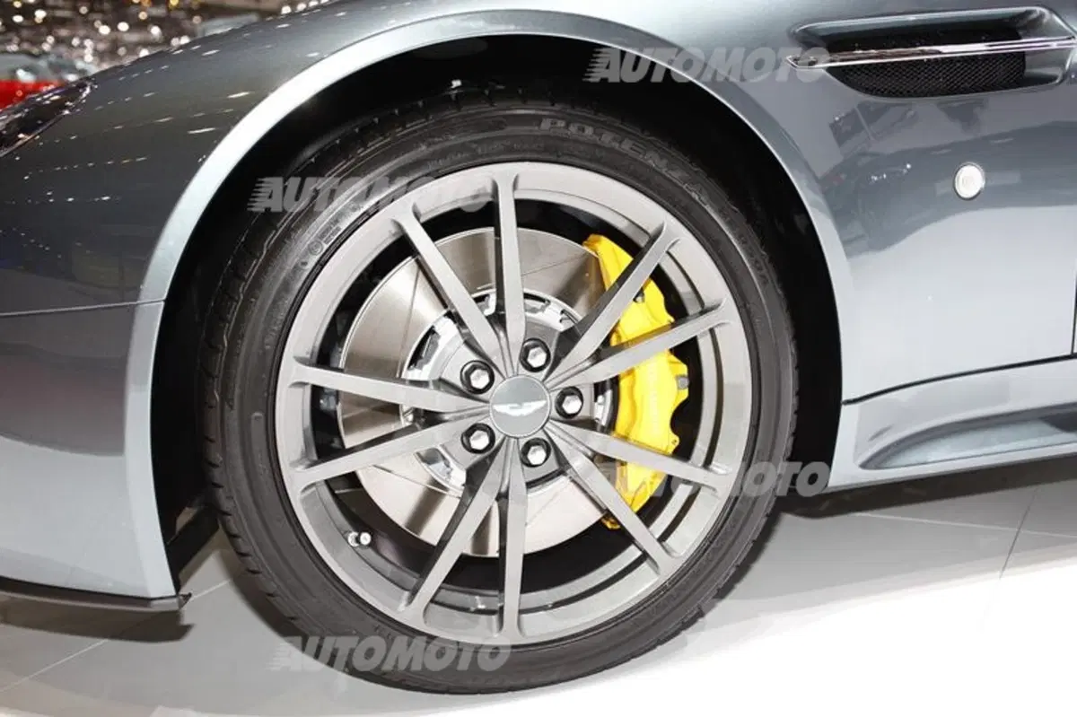 Aston Martin al Salone di Ginevra 2014 (14)