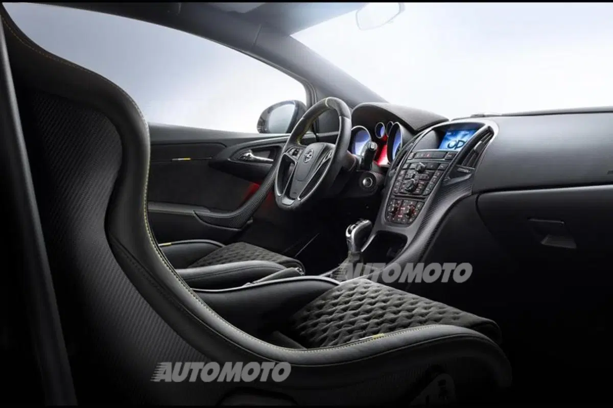 Opel Astra OPC Extreme: tutte le immagini e i dettagli (5)