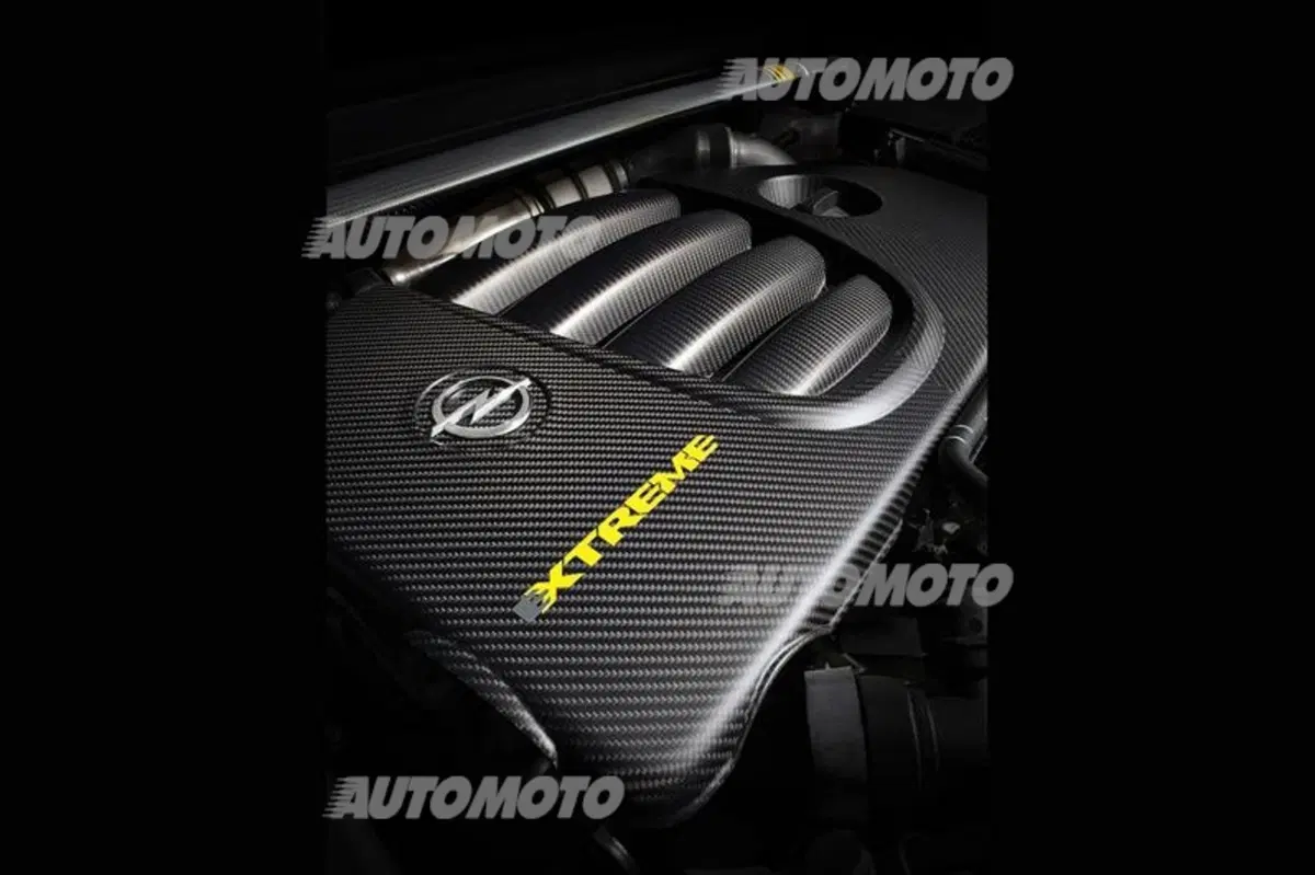 Opel Astra OPC Extreme: tutte le immagini e i dettagli (11)