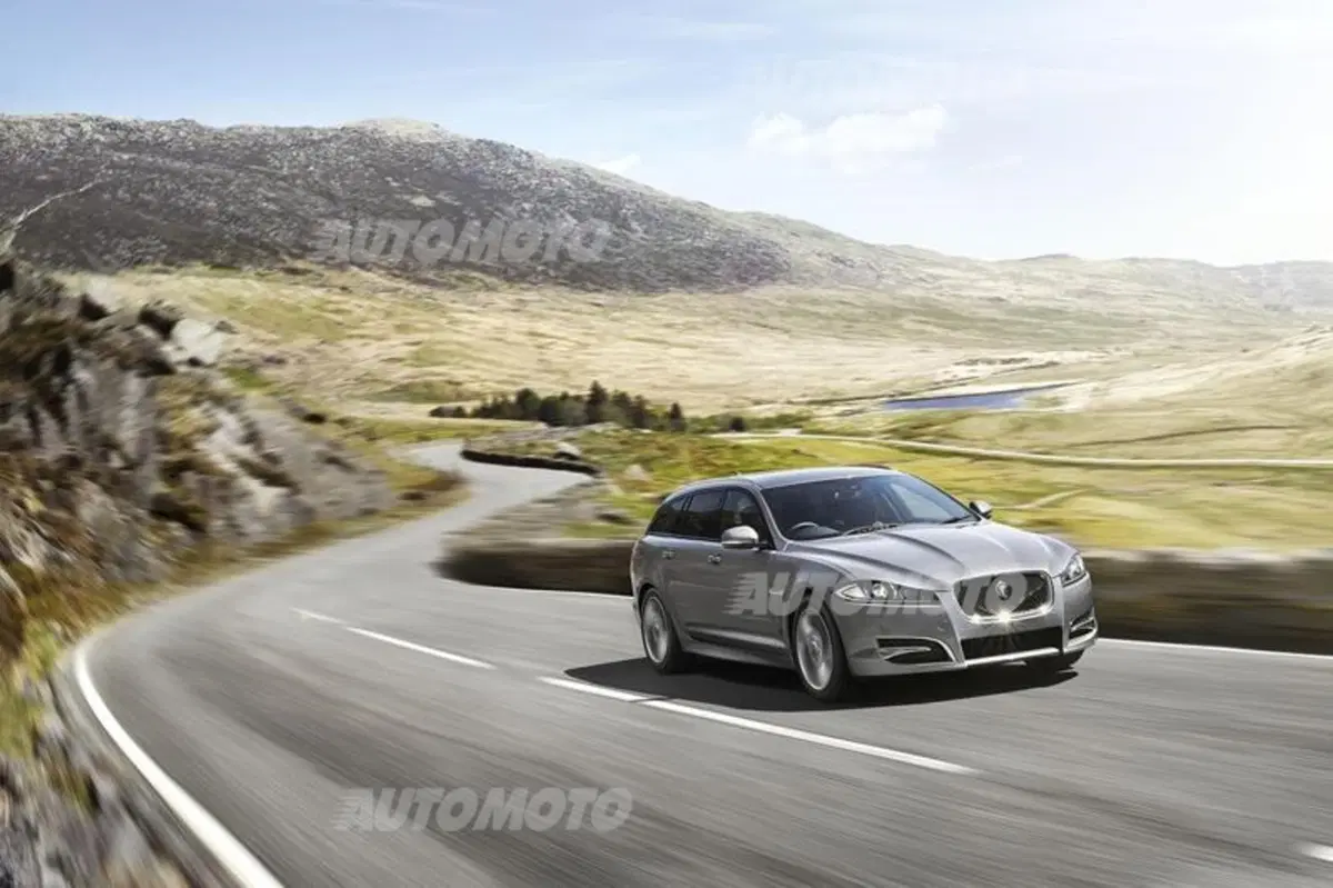 Jaguar XF R-Sport (2)
