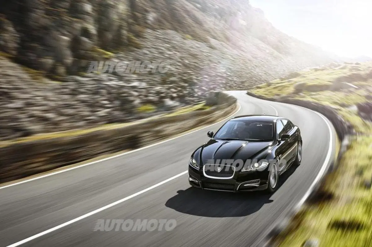 Jaguar XF R-Sport (3)