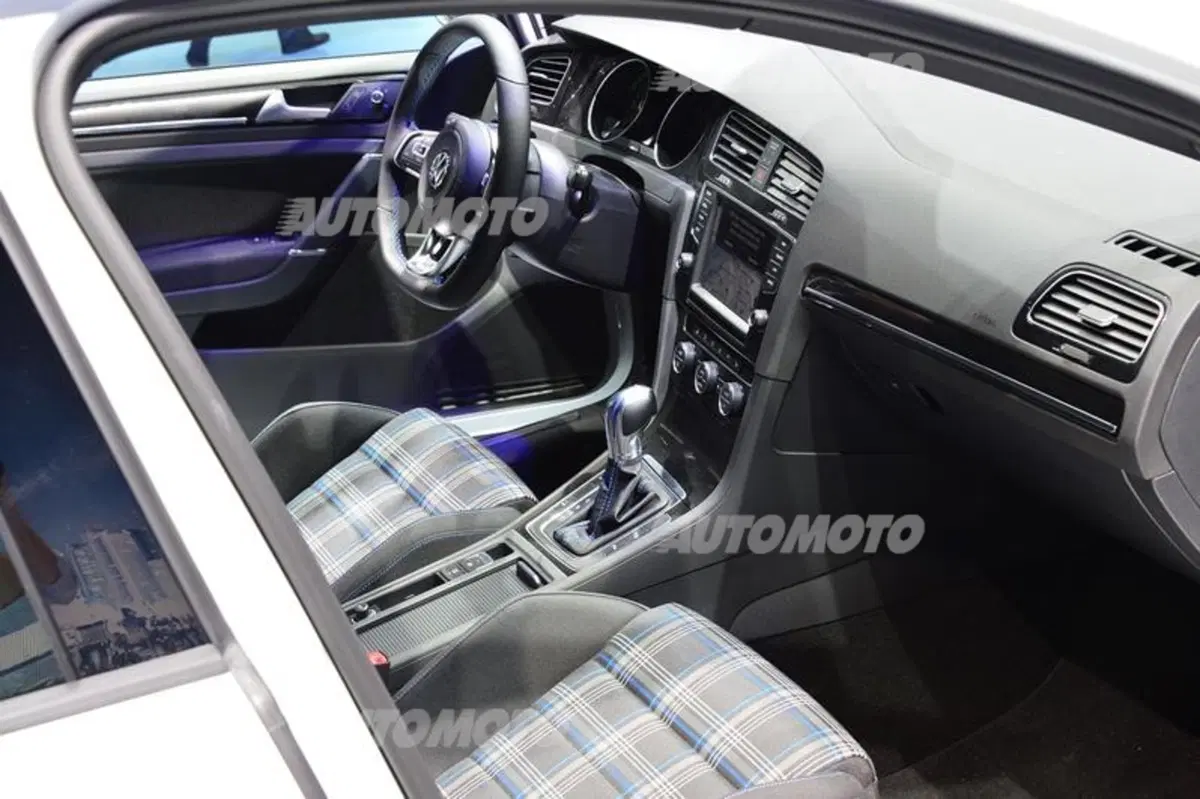 Volkswagen al Salone di Ginevra 2014 (42)