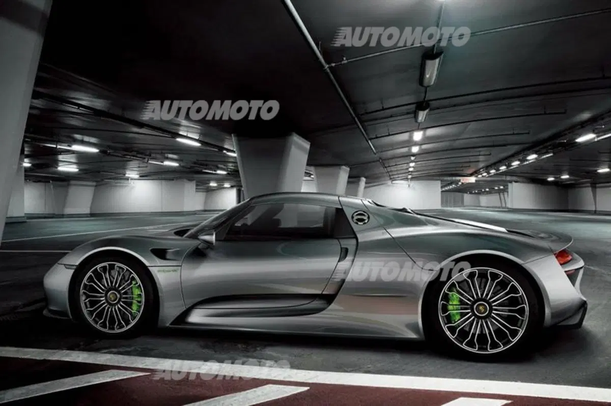 Porsche 918 Spyder: i dettagli del pacchetto Weissach (8)