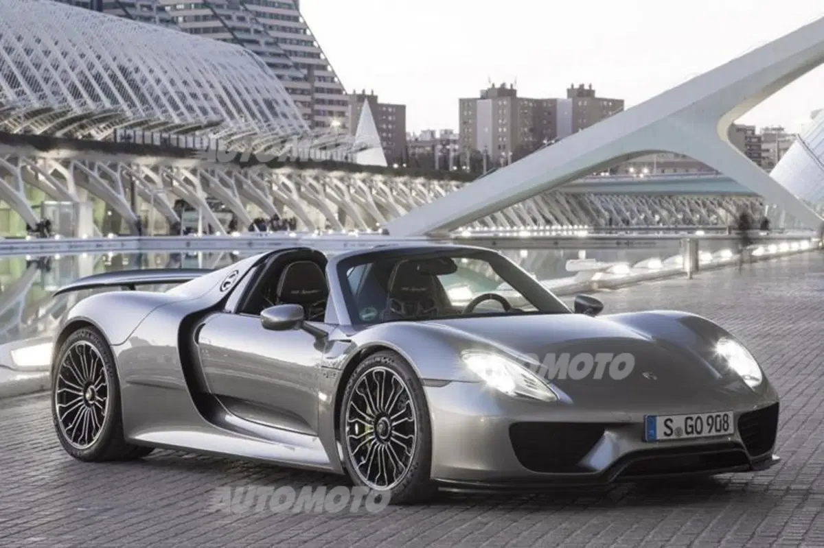 Porsche 918 Spyder: i dettagli del pacchetto Weissach (11)