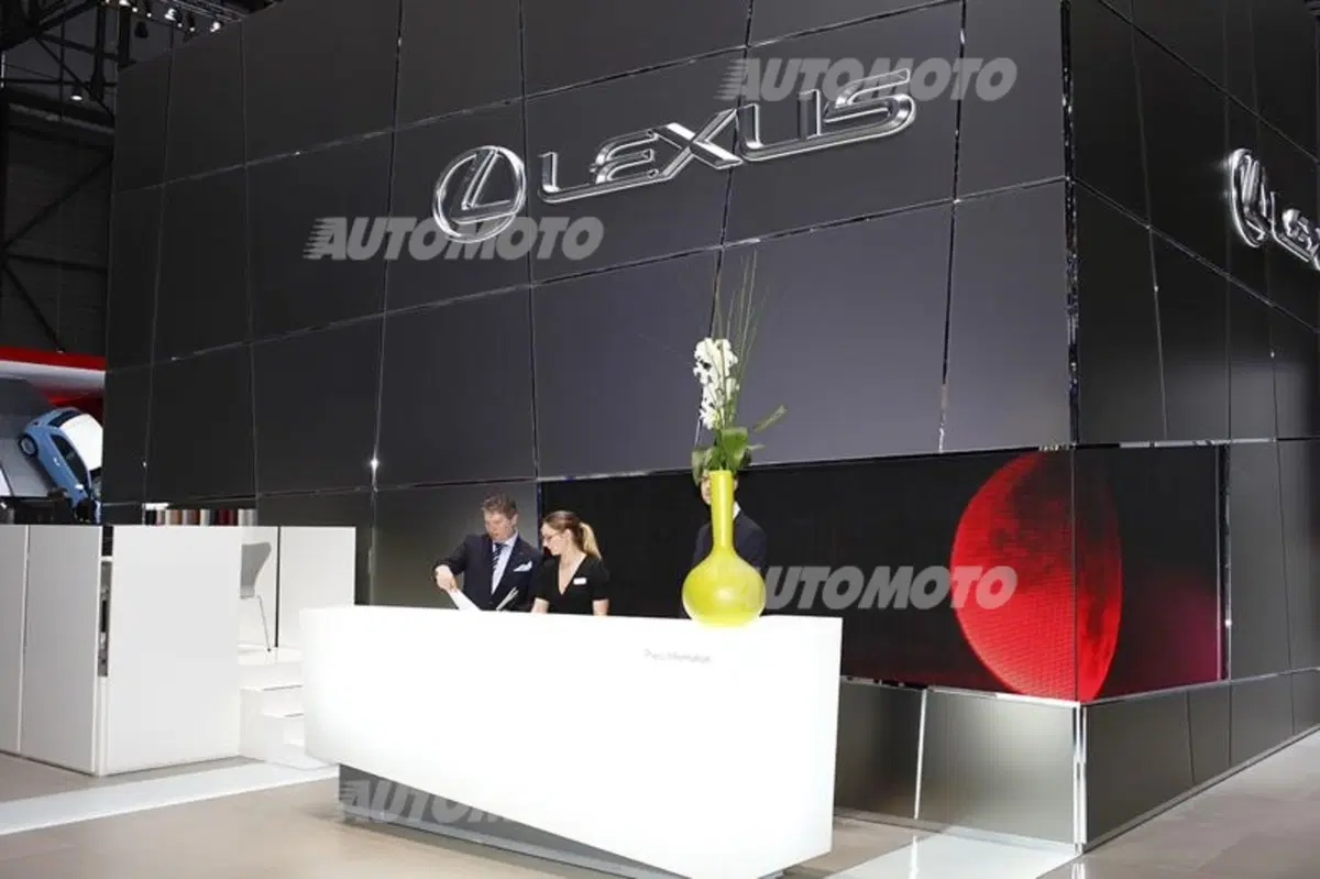 Lexus al Salone di Ginevra 2014 (36)
