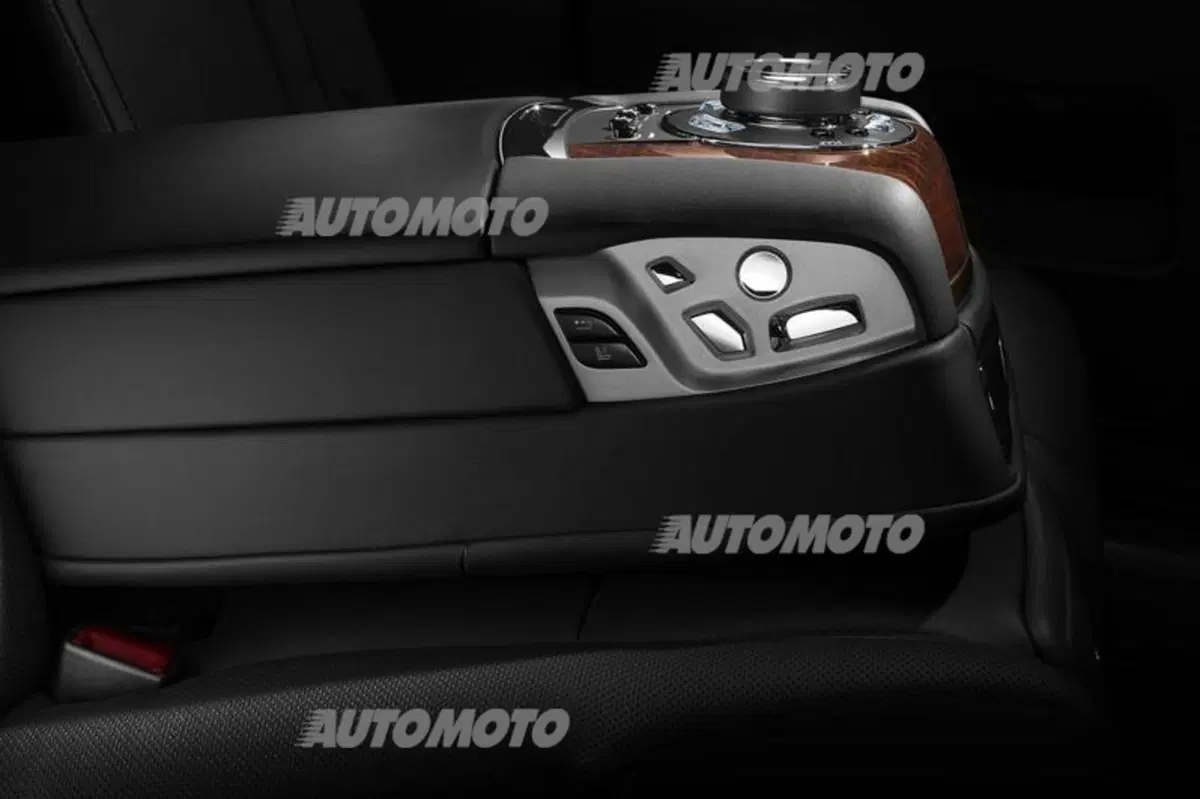 Rolls Royce Ghost Series II: leggero restyling nel segno del lusso (12)