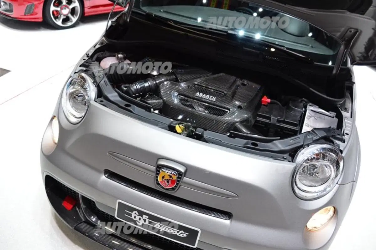Abarth al Salone di Ginevra 2014 (7)