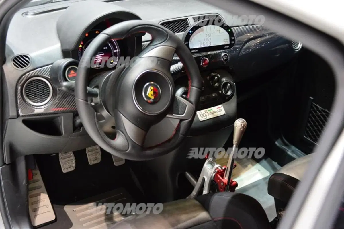 Abarth al Salone di Ginevra 2014 (14)