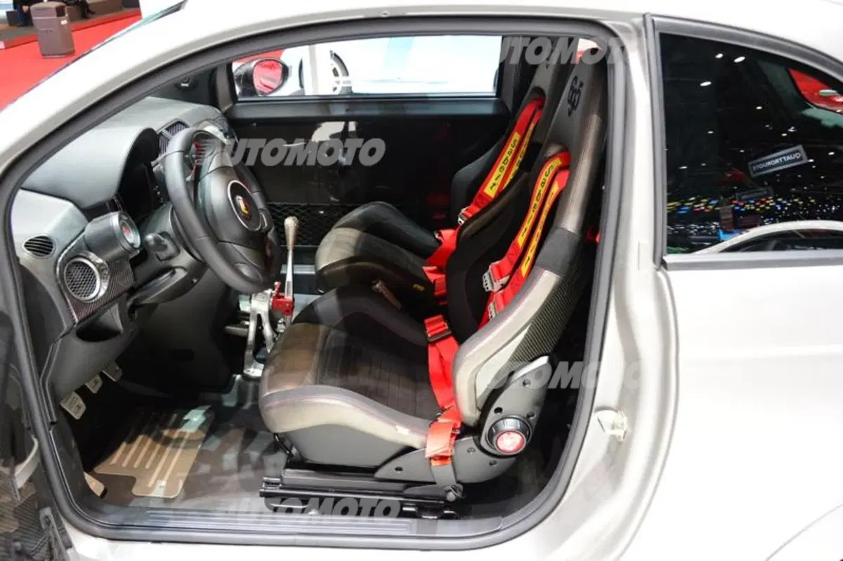 Abarth al Salone di Ginevra 2014 (17)