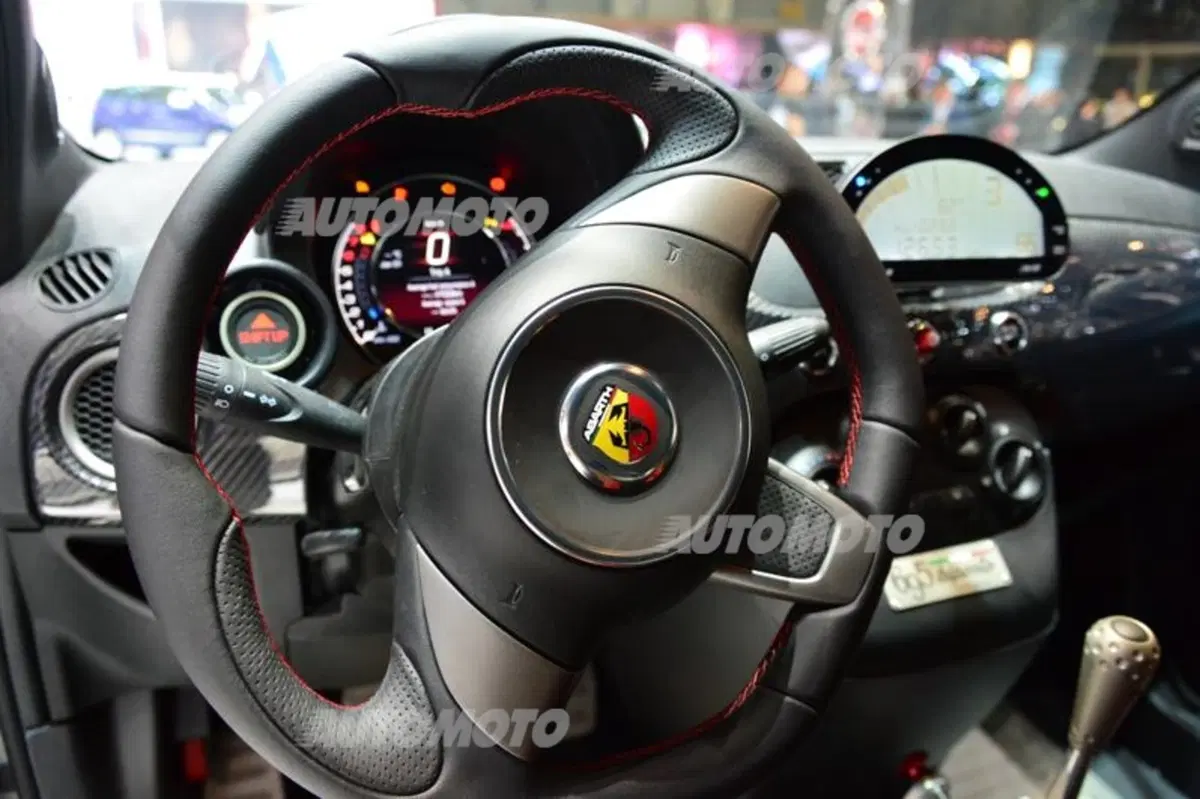 Abarth al Salone di Ginevra 2014 (23)