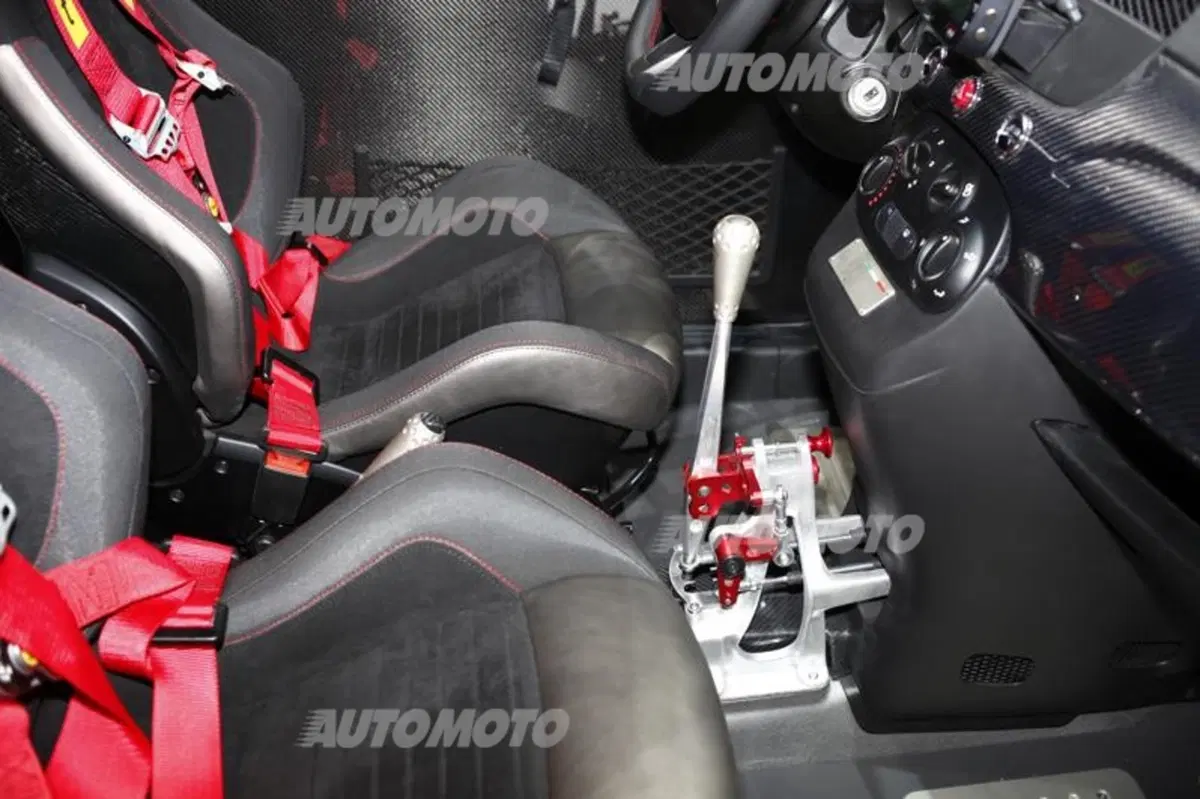 Abarth al Salone di Ginevra 2014 (25)