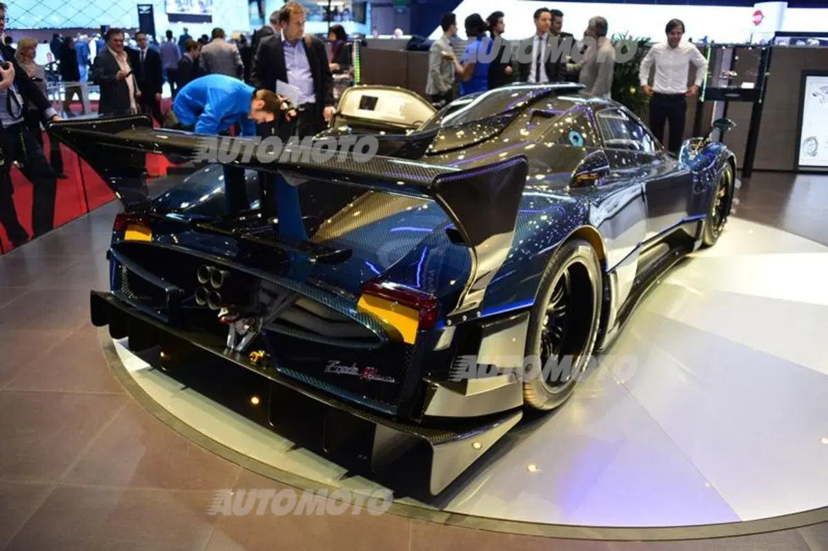 Pagani al Salone di Ginevra 2014 (2)