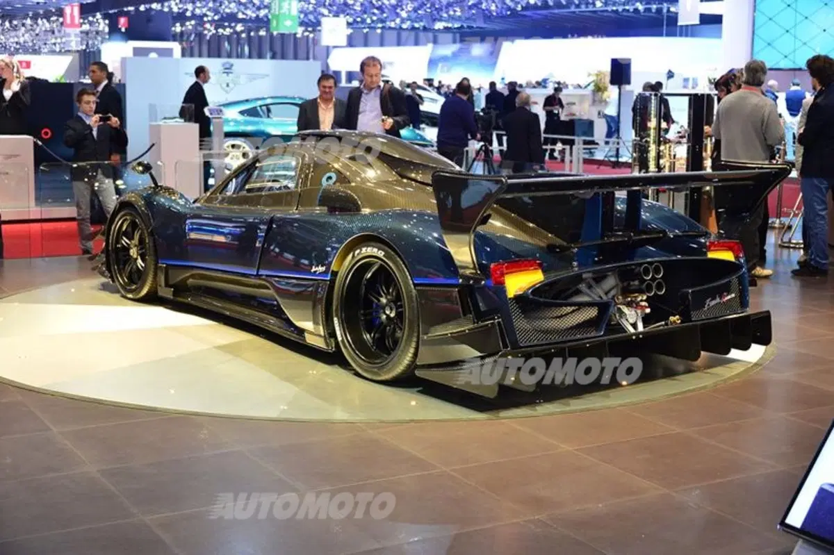 Pagani al Salone di Ginevra 2014 (5)