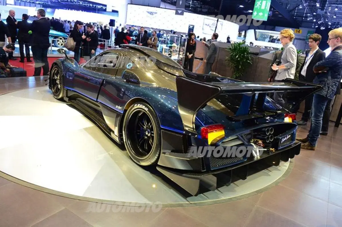 Pagani al Salone di Ginevra 2014 (8)