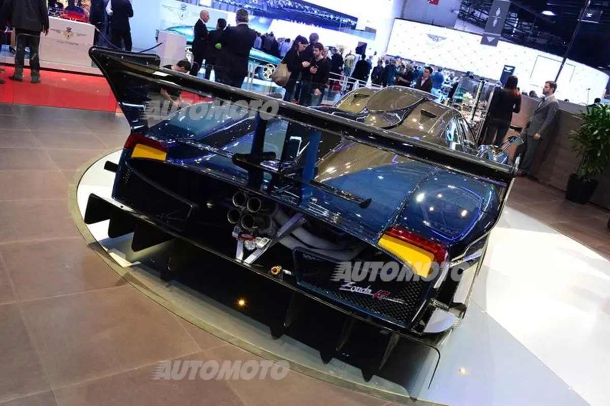 Pagani al Salone di Ginevra 2014 (9)