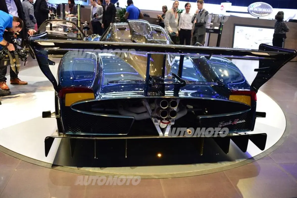 Pagani al Salone di Ginevra 2014 (10)