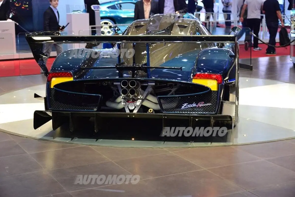 Pagani al Salone di Ginevra 2014 (11)