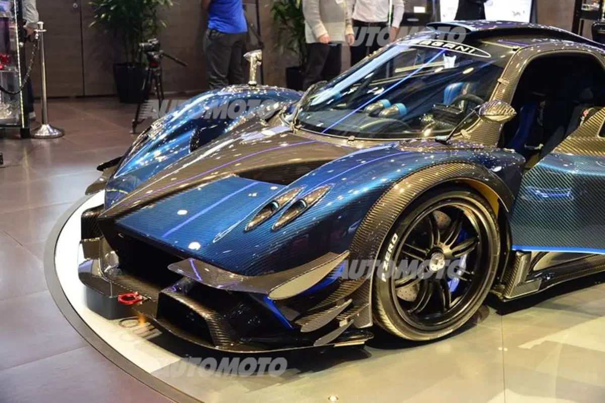 Pagani al Salone di Ginevra 2014 (12)