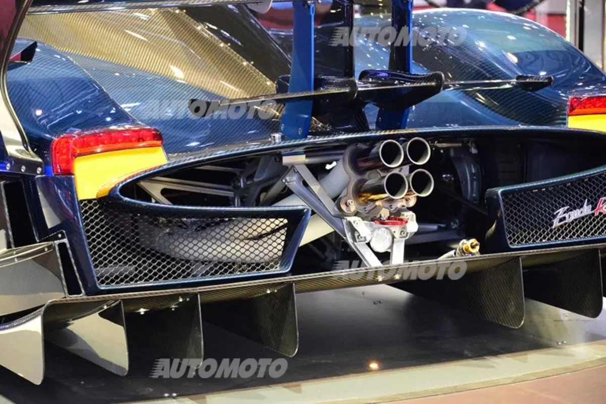 Pagani al Salone di Ginevra 2014 (15)
