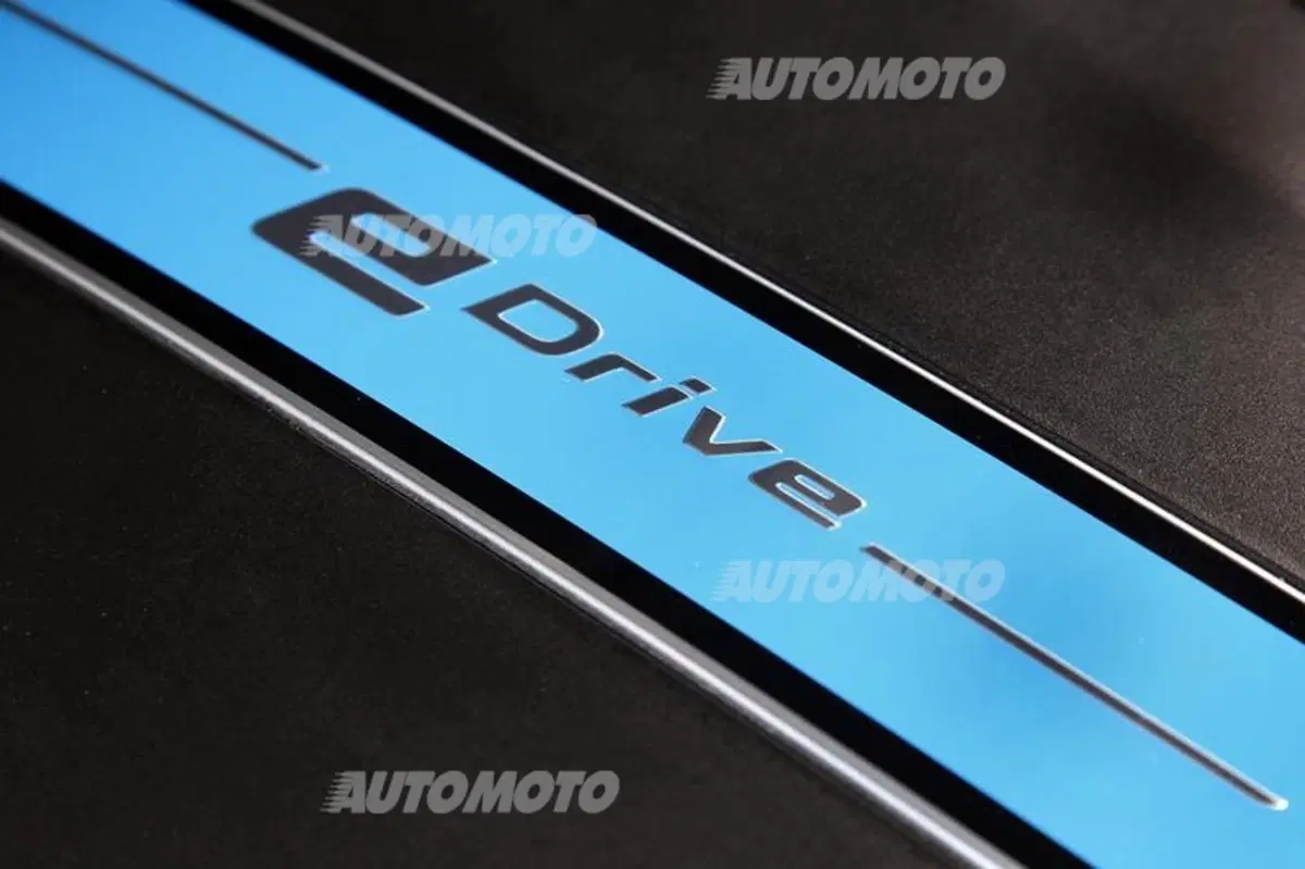 BMW Concept X5 eDrive (24)