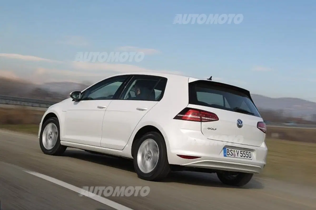 Volkswagen e-Golf: arriverà a giugno a circa 37.000 euro (7)