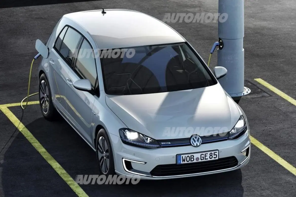 Volkswagen e-Golf: arriverà a giugno a circa 37.000 euro (12)