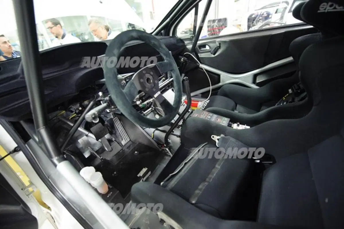Rally, CIR 2014. Vita di P… 208T16 (3)