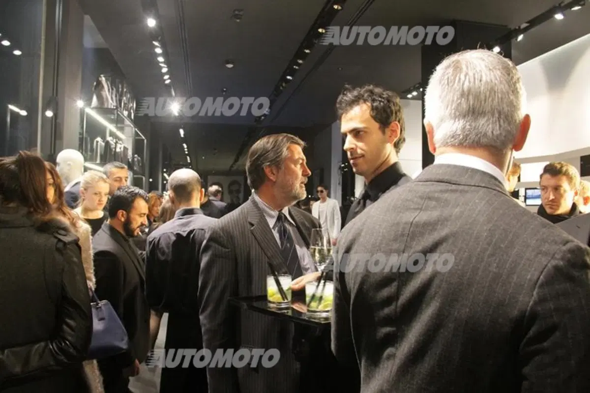 Porsche Design: inaugurato il flagship store di Milano (7)