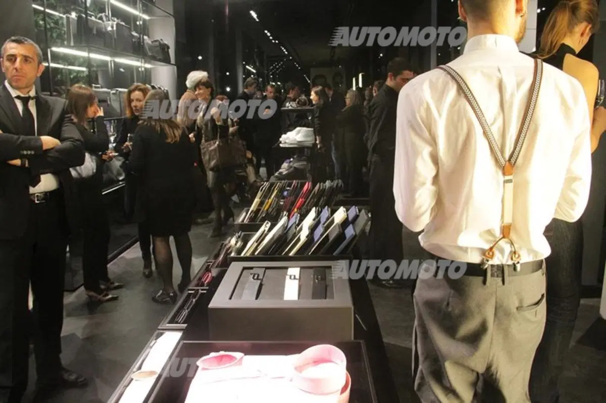 Porsche Design: inaugurato il flagship store di Milano (10)