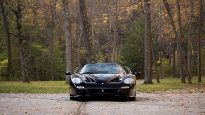Ferrari F50 all&#039;asta: una nera pu&ograve; valere pi&ugrave; di 3 milioni