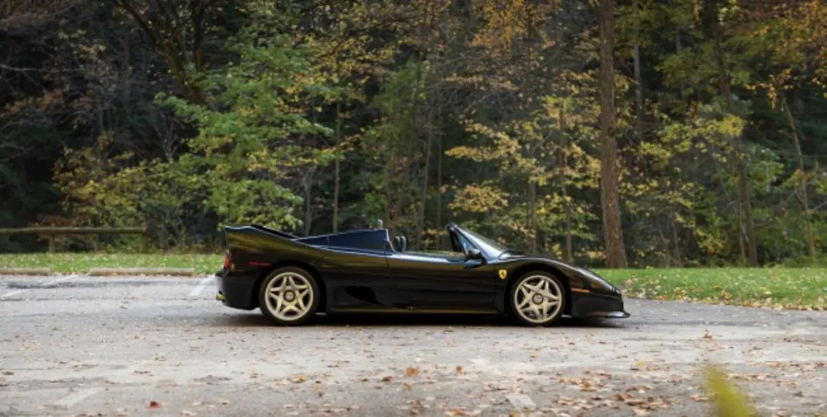 Ferrari F50 all'asta: una nera può valere più di 3 milioni (3)