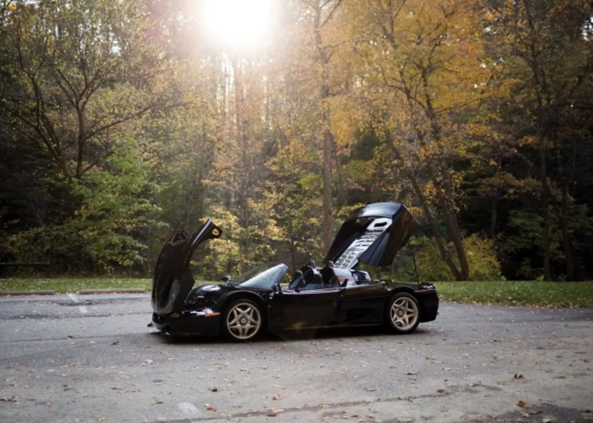 Ferrari F50 all'asta: una nera può valere più di 3 milioni (6)