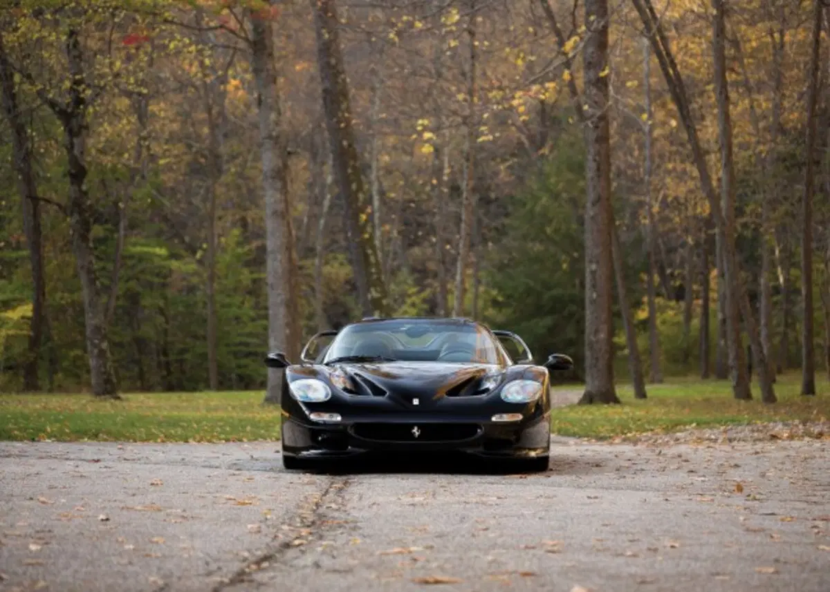 Ferrari F50 all'asta: una nera può valere più di 3 milioni (5)